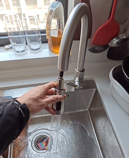 抽拉式水龍頭設計